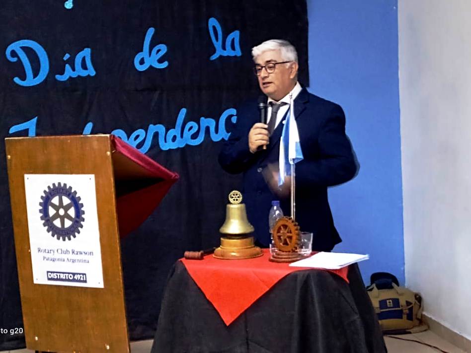 El abogado José Chávez asumió la presidencia del Rotary Club de Rawson sucediendo a Raúl Montoya