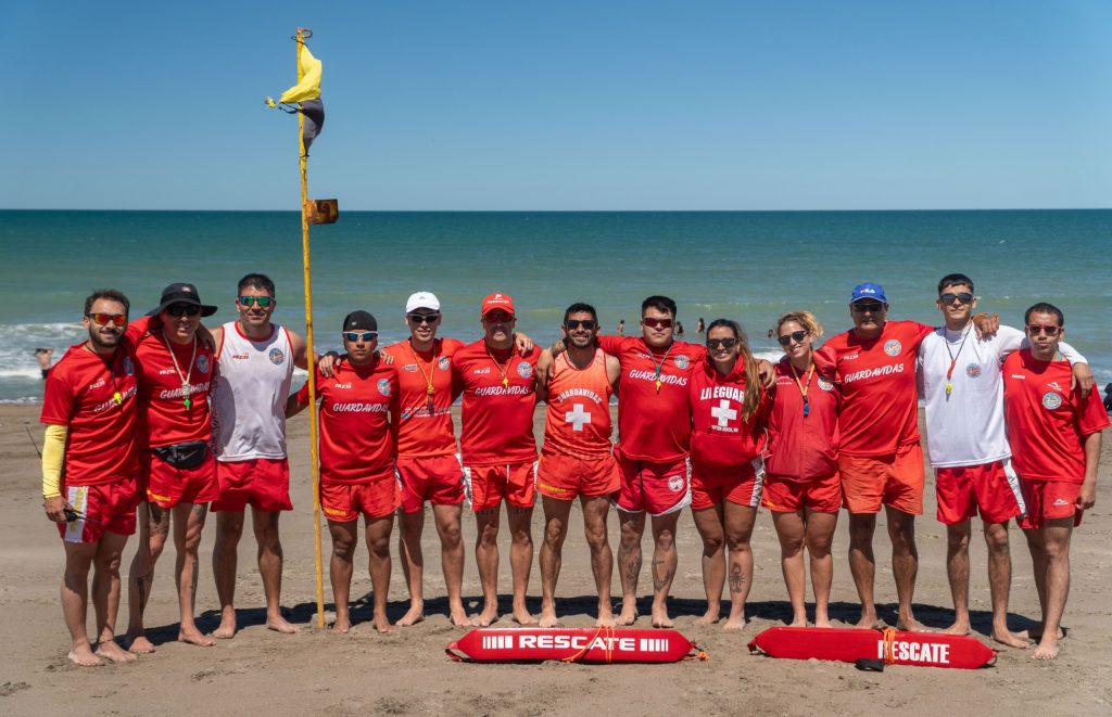 Con 80 guardavidas comenzó el servicio preventivo en el balneario de Playa Unión para la temporada 2025/26