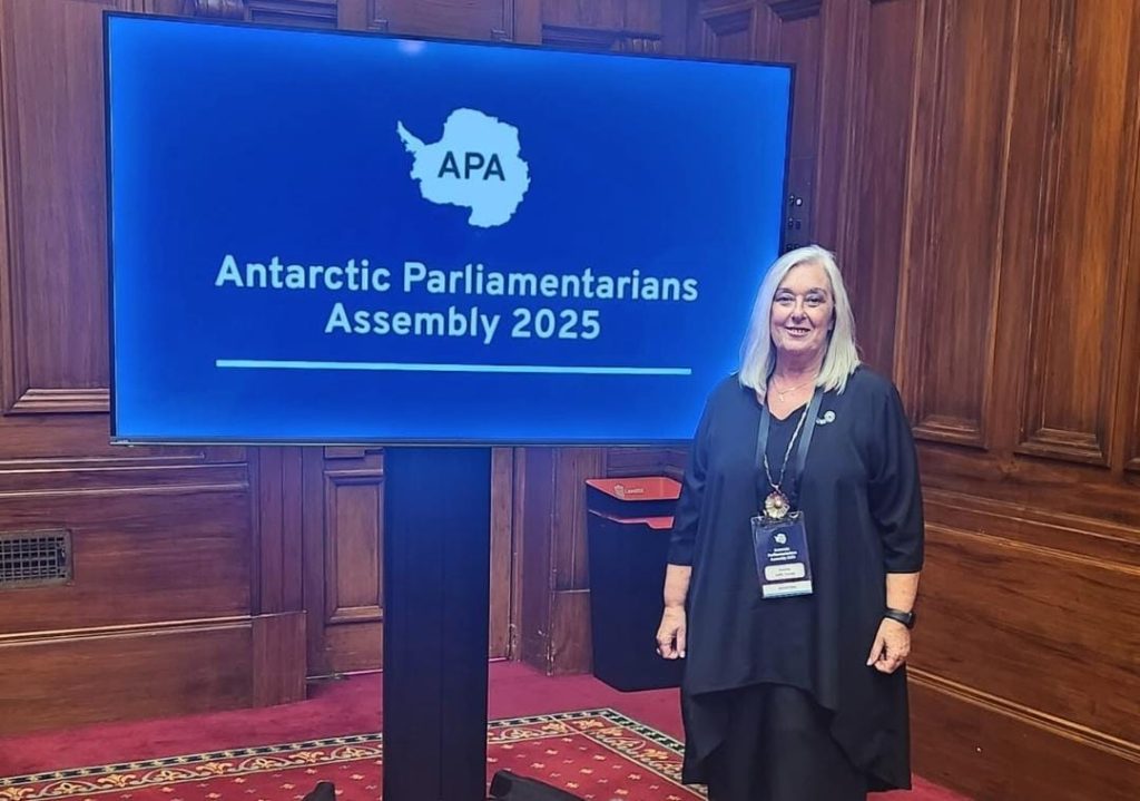 La senadora Edith Terenzi representó a Argentina en la Asamblea de Legisladores por la Antártida en Nueva Zelandia