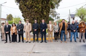 Damián Biss encabezó el acto por el 12 de octubre y expresó un mensaje sobre las raíces históricas y la diversidad cultural