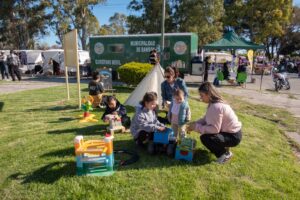 Con juegos, sorteos y espectáculos se desarrolló la edición especial de "la Muni en tu Barrio" por el Día de la Madre