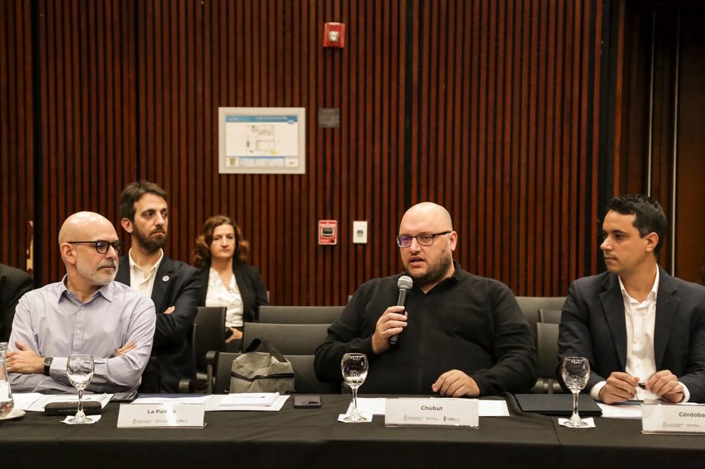 Chubut participó de la presentación de un nuevo programa de transferencia tecnológica en la Asamblea del COFECyT 1 Chubut participó de la presentación de un nuevo programa de transferencia tecnológica en la Asamblea del COFECyT
