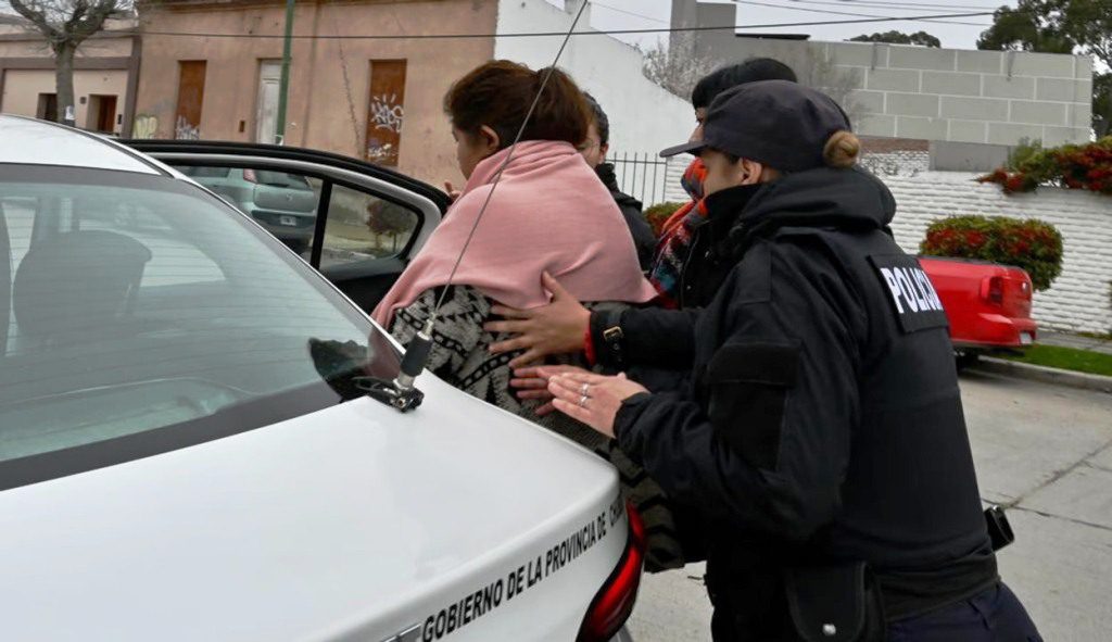 La exMinistra de Familia de Chubut, Leticia Huichaqueo accedió a la libertad condicional