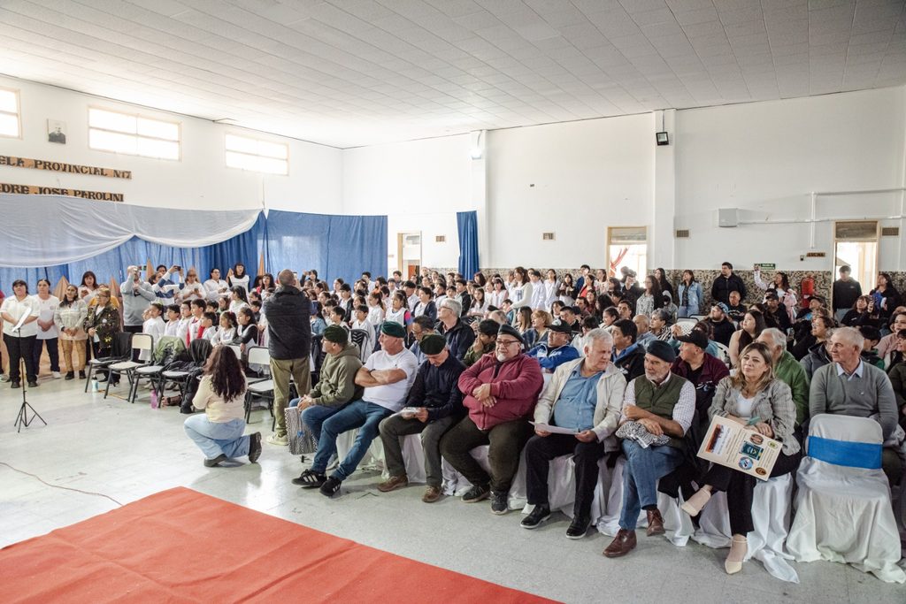 Provincia acompañó en Tecka un nuevo homenaje al héroe de Malvinas Ricardo Andrés Austin