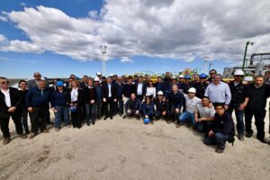 Histórico: los gobernadores Torres y Weretilneck inauguraron la Planta Compresora Holdich, finalizando una obra fundamental para el abastecimiento de gas en la región patagónica 2 Histórico: los gobernadores Torres y Weretilneck inauguraron la Planta Compresora Holdich, finalizando una obra fundamental para el abastecimiento de gas en la región patagónica