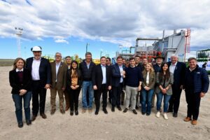 Histórico: los gobernadores Torres y Weretilneck inauguraron la Planta Compresora Holdich, finalizando una obra fundamental para el abastecimiento de gas en la región patagónica 6 Histórico: los gobernadores Torres y Weretilneck inauguraron la Planta Compresora Holdich, finalizando una obra fundamental para el abastecimiento de gas en la región patagónica
