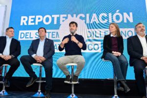Histórico: los gobernadores Torres y Weretilneck inauguraron la Planta Compresora Holdich, finalizando una obra fundamental para el abastecimiento de gas en la región patagónica 3 Histórico: los gobernadores Torres y Weretilneck inauguraron la Planta Compresora Holdich, finalizando una obra fundamental para el abastecimiento de gas en la región patagónica