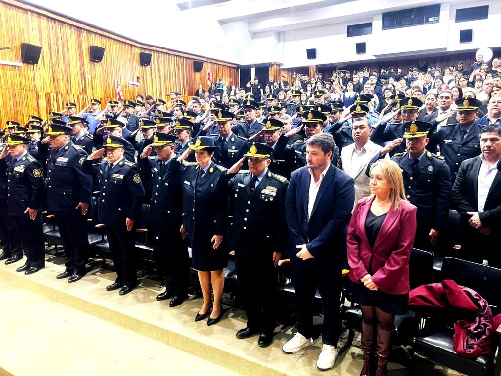 La Policía del Chubut realizó el acto de finalización del Curso de Oficiales y Estado Mayor 1 La Policía del Chubut realizó el acto de finalización del Curso de Oficiales y Estado Mayor