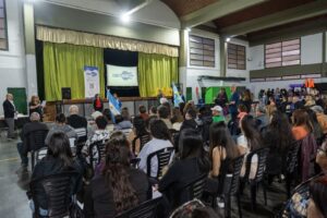 El ISET N.º 820 celebró su tercer aniversario con una muestra de trabajos estudiantiles