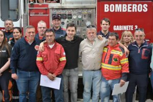 Torres firmó un convenio para incorporar ocho nuevos camiones al sistema de Bomberos Voluntarios del Chubut