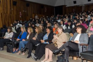 El certámen literario "Contala como quieras" distinguió a estudiantes tras evaluar 175 producciones