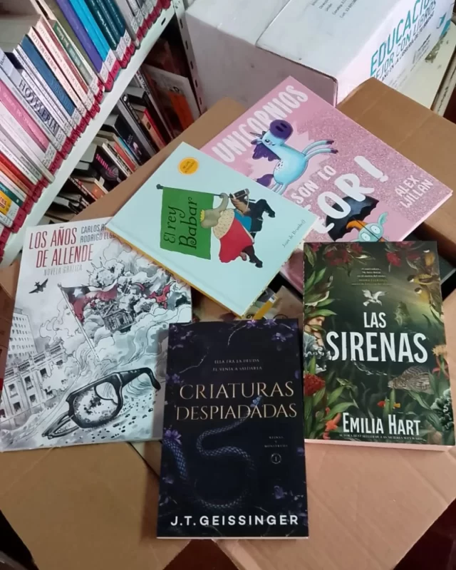 @biblioabeijon presentará sus nuevos libros 📚 próximamente  @mariasoledadpalacio estuvo presente en la @ferialibroba donde ha recorrido diversos Stands y adquirió nuevos titulares para la comunidad de Rawson.  ¡Estén atentos! Que pronto van a compartir cuando se pueden acercar a conocerlos.