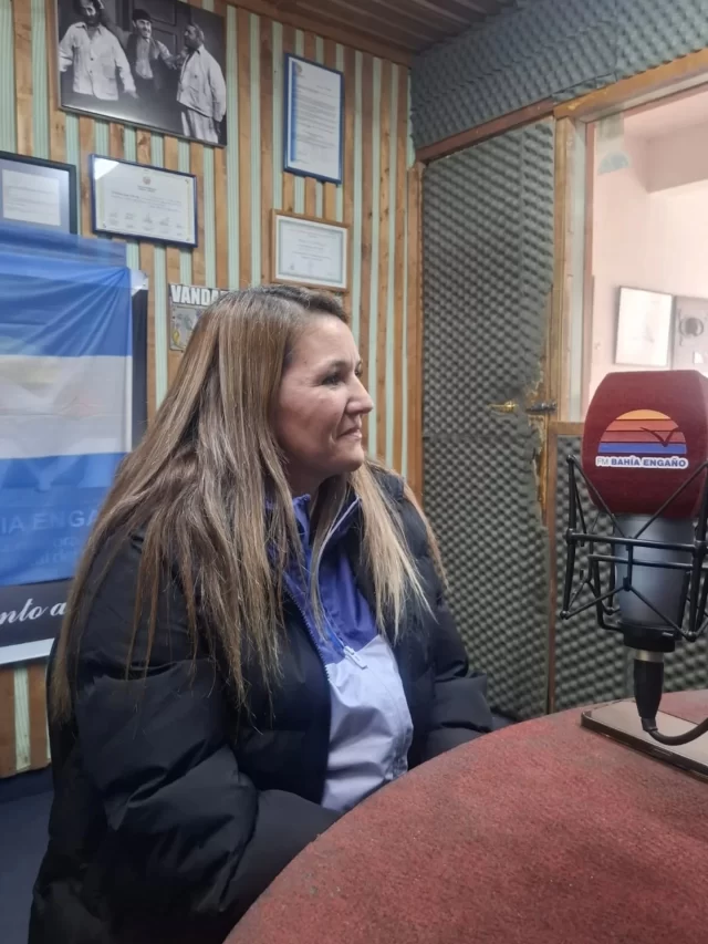 Nos visitó @ery_posse presidente de la liga rawsense de Futsal 💪🏼 #deportetotal  Volvió de su viaje a Mar del Plata, donde acompaño a Olympia que jugó su final, y Patronas que ganó la final de bronce.  También, fue designada como Coordinadora Patagónica del Futsal Femenino, por la Liga Argentina de éste deporte.  Escucha todo sobre el deporte regional y nacional de Lunes a Viernes de 13:30 a 15.  @leeilita @omarpeperey @mateo_027_